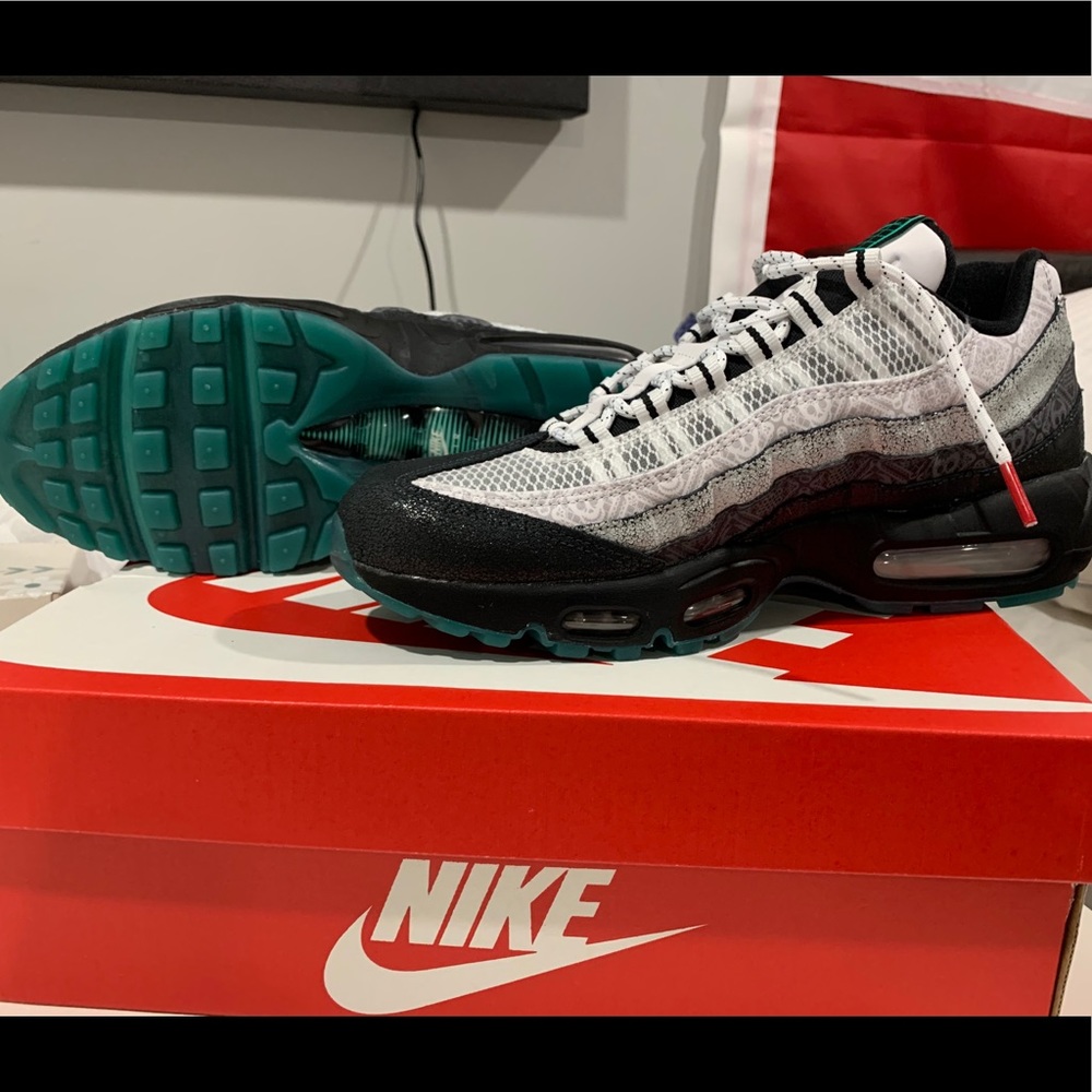 NIke Air Max 95 SE “Day of the Dead”